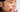 Kind mit Neurodermitis cremt sich mit boep Basiscreme ein