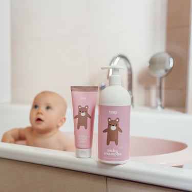 Das boep Babyshampoo zertifizierte Naturkosmetik zum Baby waschen für die Erstausstattung.