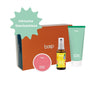 Das Set kleine Auszeit für Schwangere und Mamas von das boep besteht aus der Körperbutter für den Babybauch, einer Pflegedusche als Naturkosmetik Duschzeug und dem Gute Laune Spray, einem natürlichen Duftspray