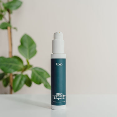 Das hautstraffende Körperöl von das boep eignet sich ideal zur Schwangerschaftspflege, weil es Dehnungsstreifen vorbeugen kann und das ideale Geschenk für Schwangere ist. 
