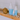 Naturkosmetik babyshampoo von das boep in verschiedenen Größen stehen auf einem Holzbrett